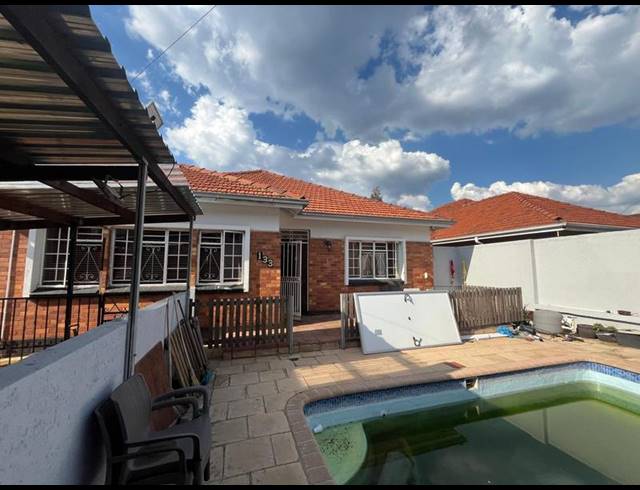 6 BEDROOM HOUSE FOR SALE IN ORANGE GROVE